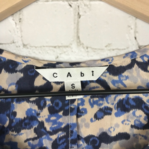 CAbi Silk Animal Print Sleeveless Blouse Ruffles - Picture 5 of 6